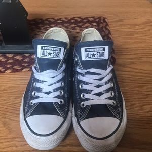 Boys converse